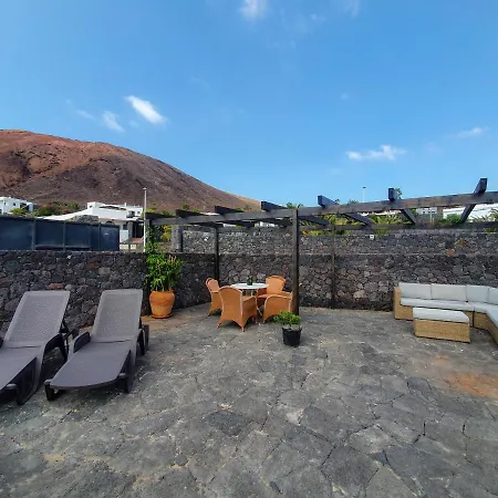 Under The Volcano In Playa Blanca Lanzarote Chalé *