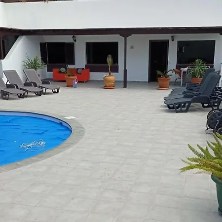 Under The Volcano In Playa Blanca Lanzarote Πλάγια Μπλάνκα