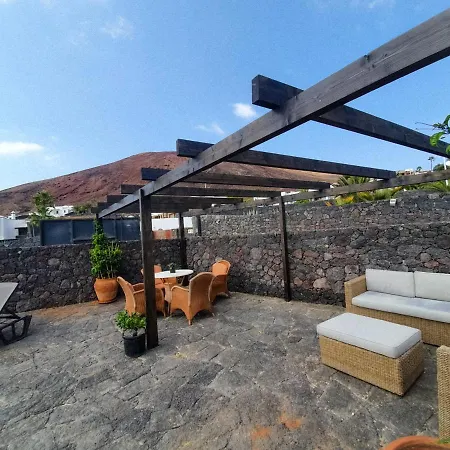 Under The Volcano In Playa Blanca Lanzarote Σαλέ *